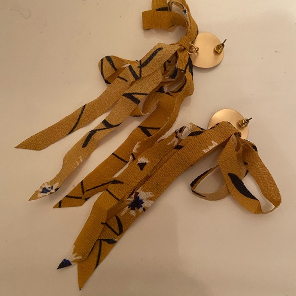 Floral Fabric Ribbon Earrings Metal Stud - Picture 3 of 12